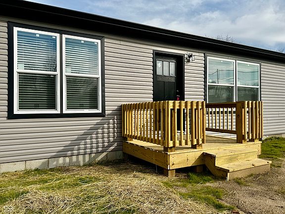 5th image of 819 W Tanner St