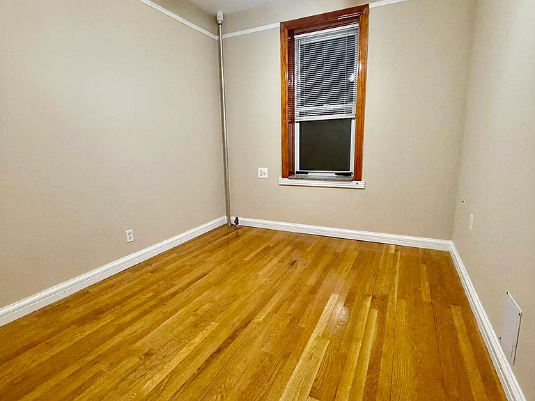 33-78 11th St #3C — Photo 9