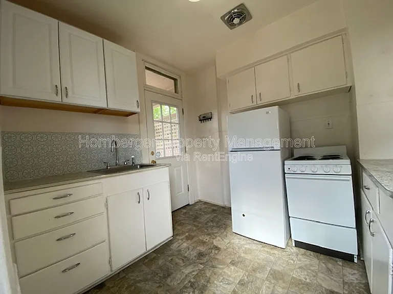 1432 W Knox Ave #1 — Photo 2