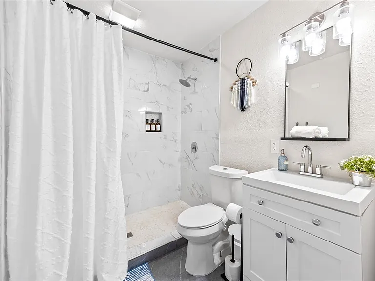 702 El Monte Blvd — Photo 6