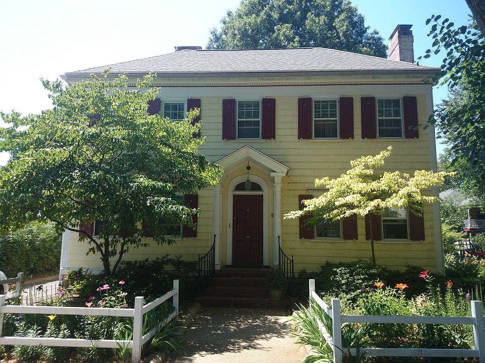 2nd image of 54 Moraine St