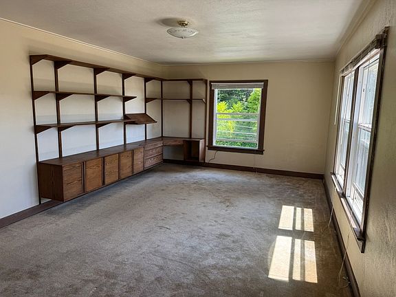 5th image of 319 N 8th St #7
