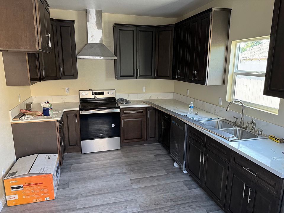 1st image of 1831 W 51st St