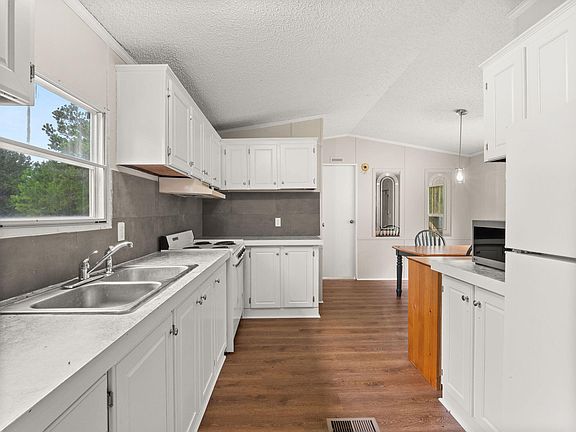 5th image of 180 Chaperal Ln