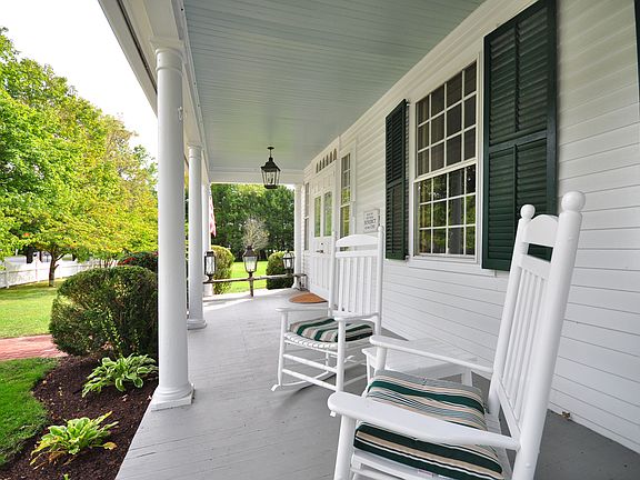 270 Main Street South