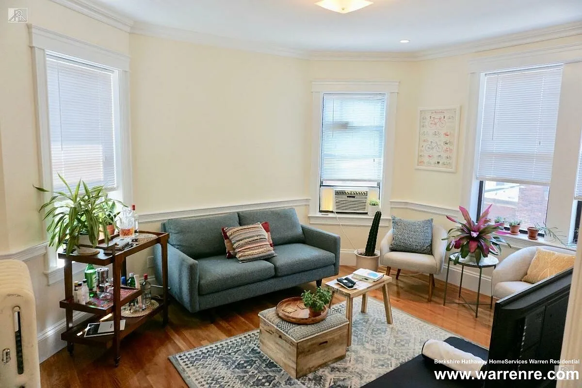 1 bed, 600 sqft, $2,400 — Photo 1