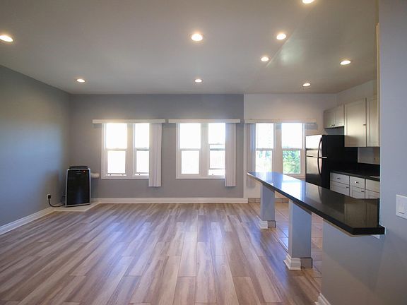 3rd image of 777 S Westmoreland Ave APT 302