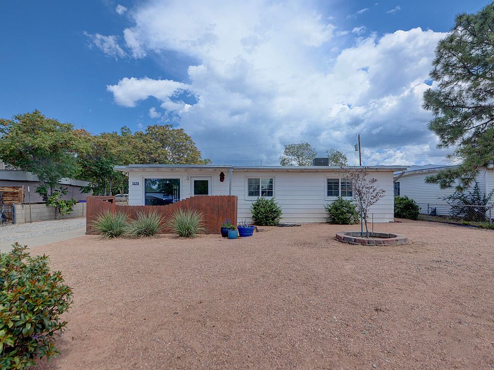 1st image of 1128 Marron Cir NE