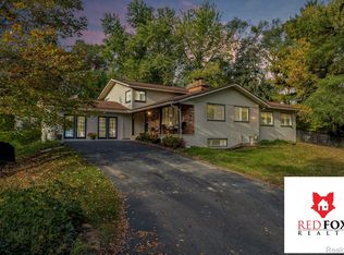 5365 Cedar Island Rd, White Lake, MI 48383