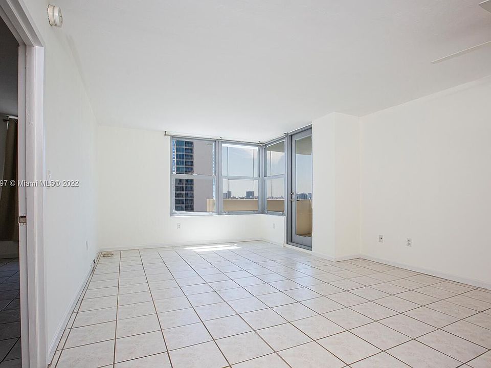 1st image of 2899 Collins Ave APT 924