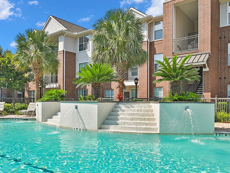 Outdoor Resort Style Pool at Madison on the Meadow Apartments in Stafford, TX 77477