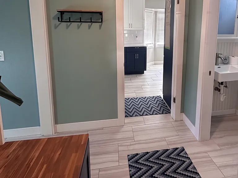 5912 N Sterling Dr — Photo 15