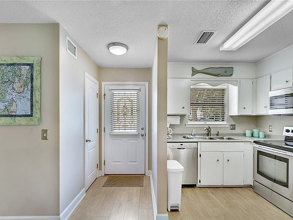 3rd image of 104 Courtyard Villas C4 St