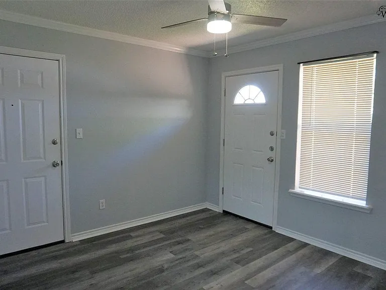 5216 Brookwood Dr — Photo 9
