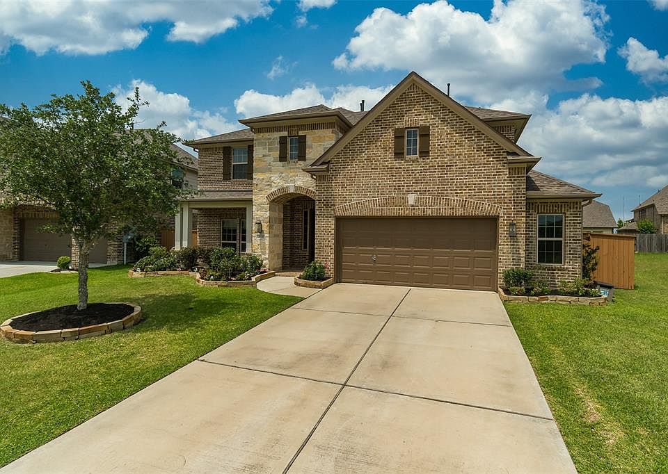 1st image of 2721 La Spezia Ln