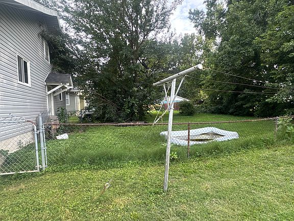 4th image of 525 N Lyon Ave