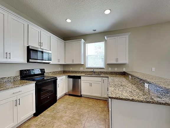4th image of 8361 Plantation Pointe Dr #1
