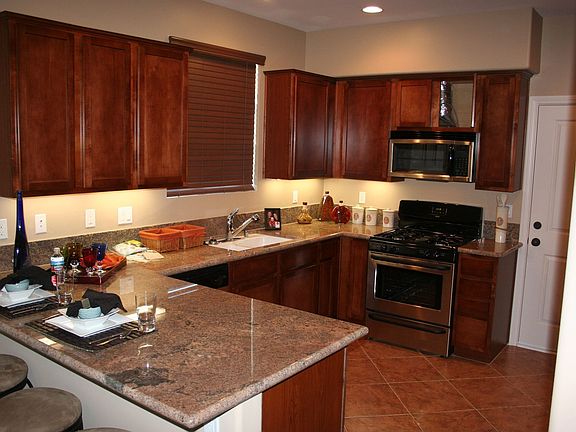 Kitchen w Granite