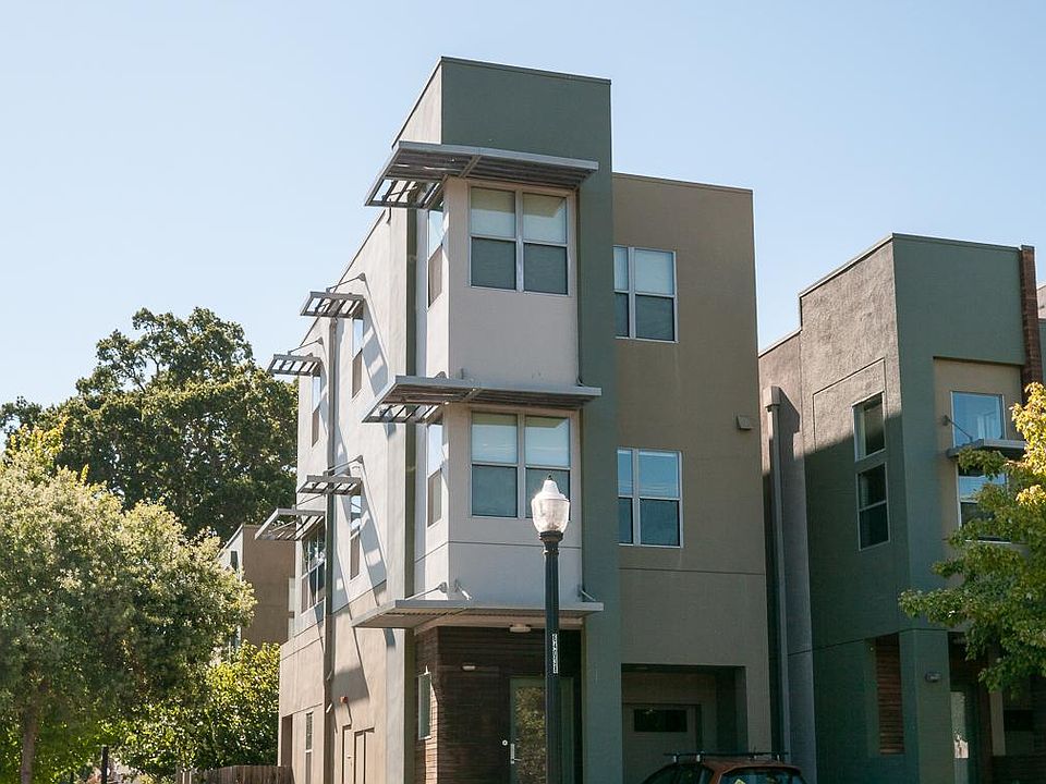 1st image of 154 4th St