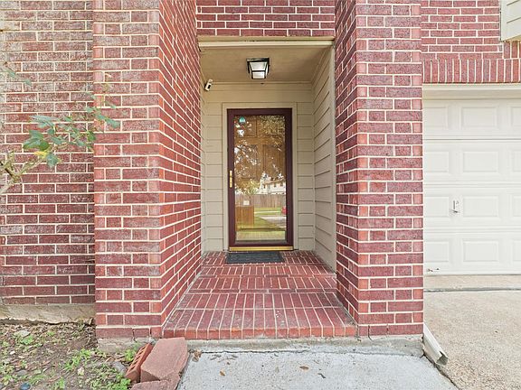 4th image of 2235 Heatherwood Dr