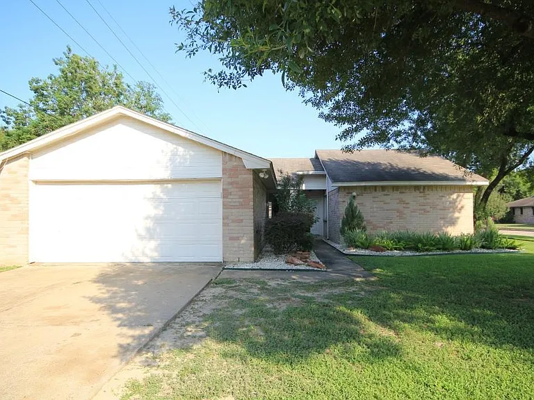 24002 Silversmith Ln — Photo 3
