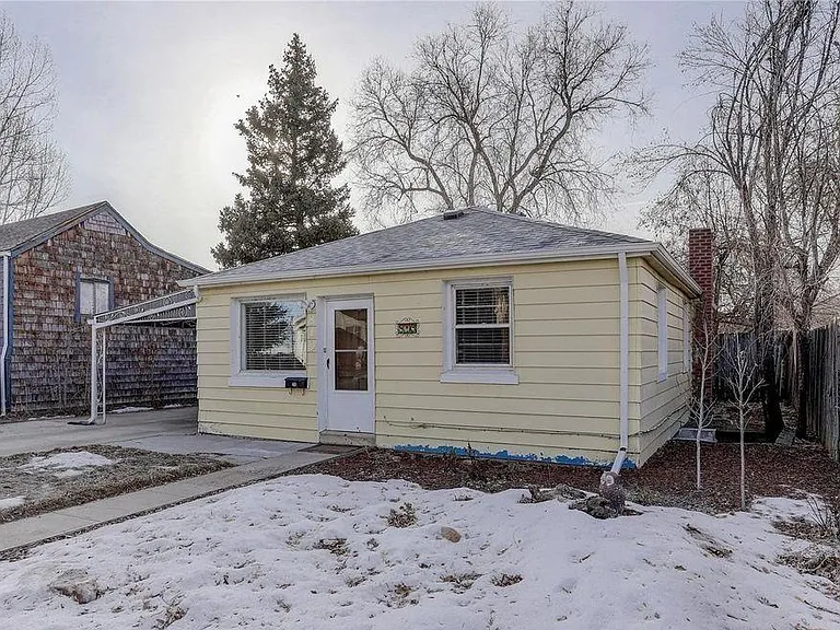 810 E Geneseo St — Photo 1