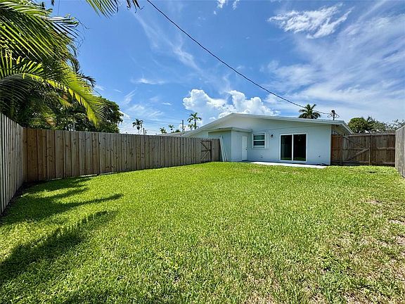 5th image of 838 SW 14th Street