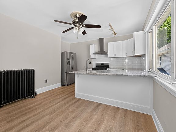 3rd image of 387 Pittstown Rd #1