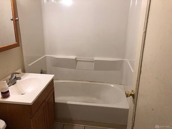 5th image of 4425 Genesee Ave