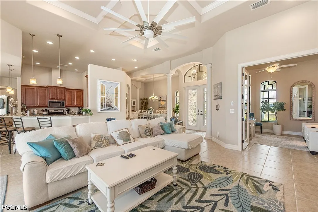 3 bed, 3.5 bath, 3368 sqft, $6,000 — Photo 4