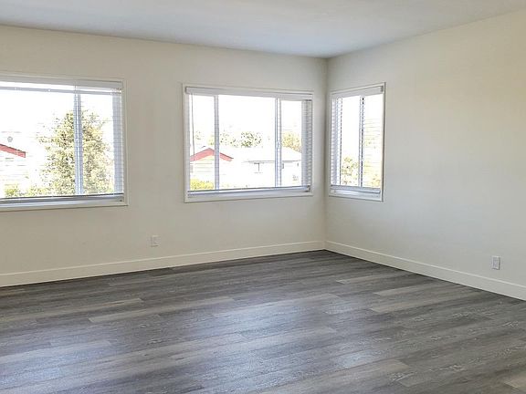 4th image of 820 Cory Dr #1
