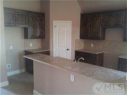 3rd image of 801 Kiowa Dr