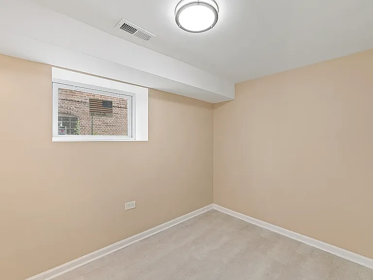 4819 W Superior St — Photo 12