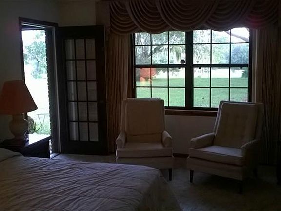 5th image of 1261 N Old Mill Dr