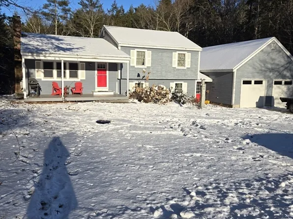 30 Tanglewood Dr, Newton, NH 03858