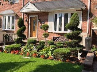 6136 81st St, Middle Village, NY 11379