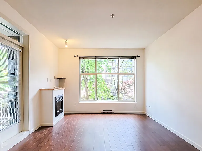 2477 Kelly Ave #213 — Photo 6