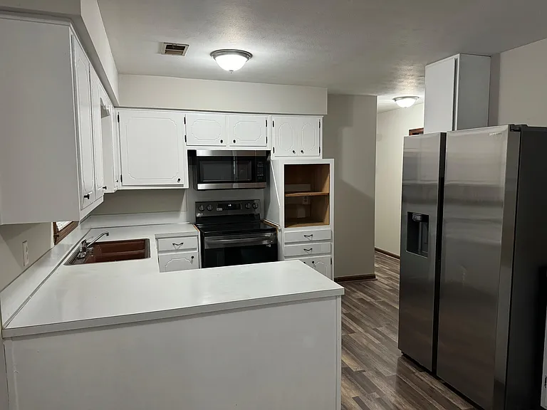 1303 Pagoda Dr — Photo 5