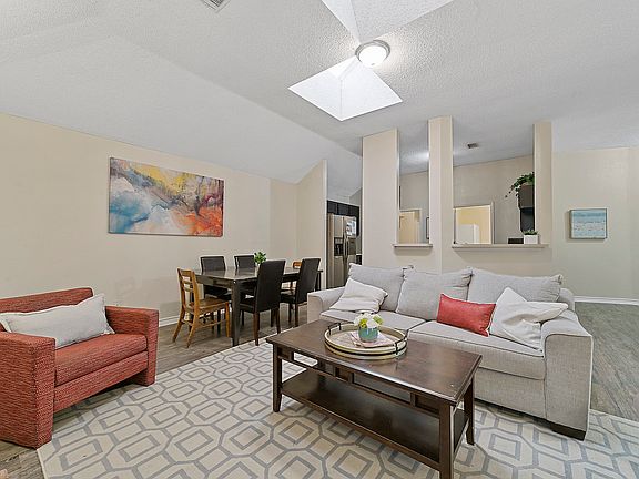 4th image of 1004 Cypress Ln #1F-681643