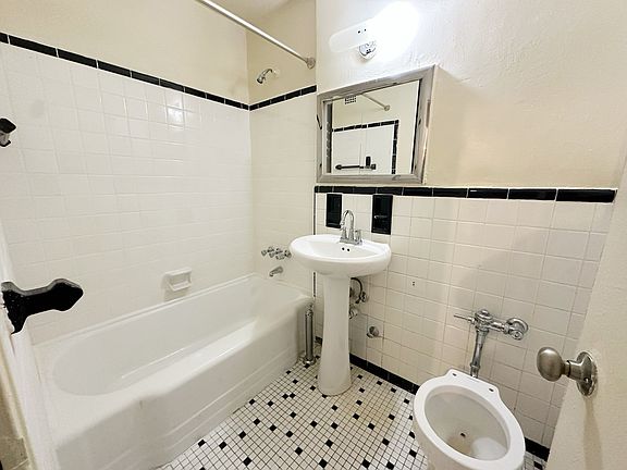 3rd image of 89-29 163rd St #5C