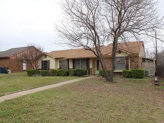 3rd image of 1411 Ross Ln