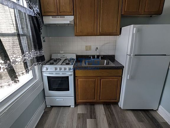 5th image of 96 Summer Ave APT 3