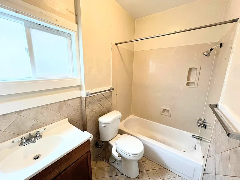 433 21st St #433 — Photo 9