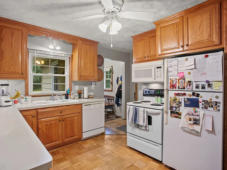 1831 Andover Blvd NW — Photo 8