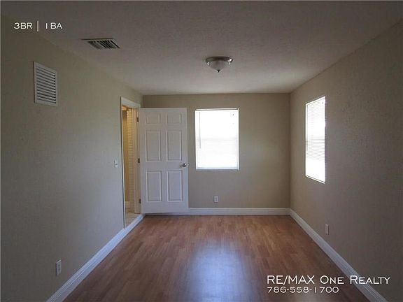 4th image of 1210 NW 187th St