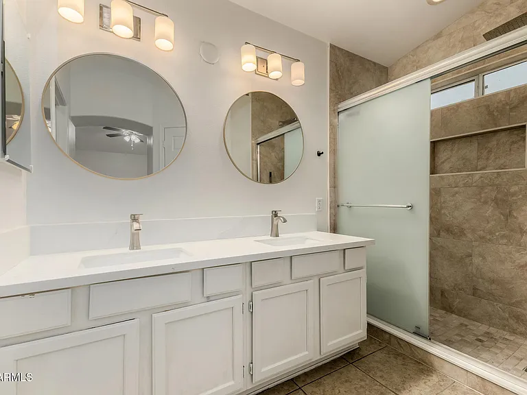 1343 E Angela Dr — Photo 22