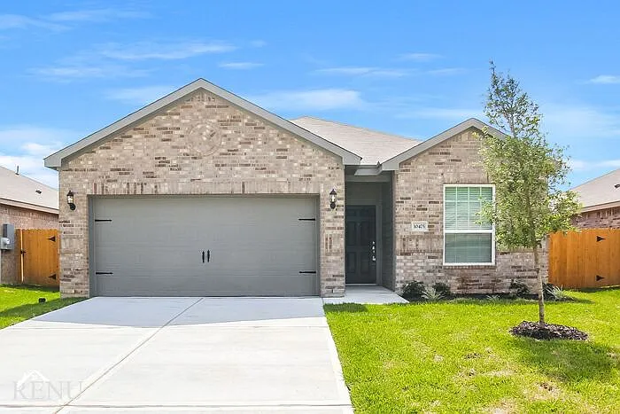3 bed, 2.0 bath, 1570 sqft, $1,665 — Photo 1
