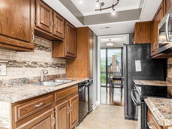 4th image of 4838 Crazy Horse Ln #7