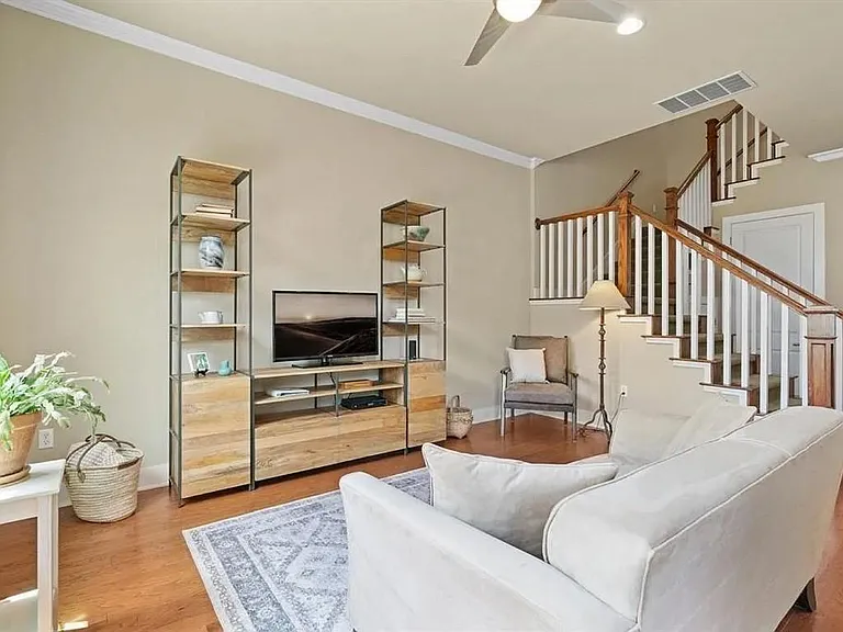 4545 Mattie St — Photo 6