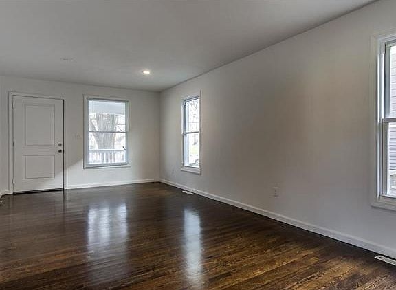 4th image of 224 N 19th St